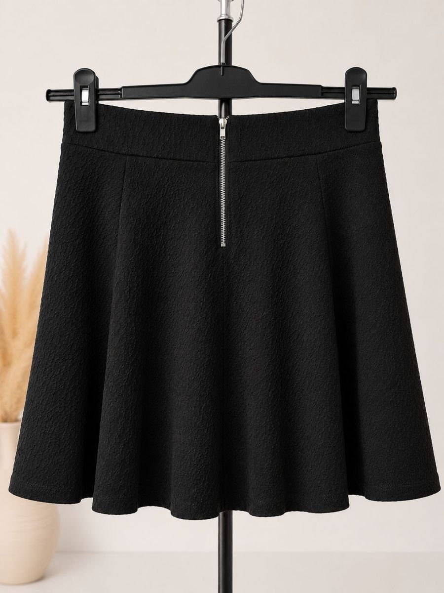 Black Textured Short Skirt – Size 38 - Image 3